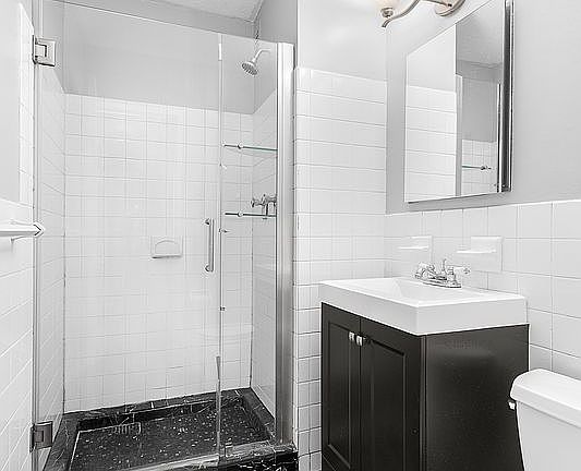 5th image of 1601 3rd Ave APT 19H