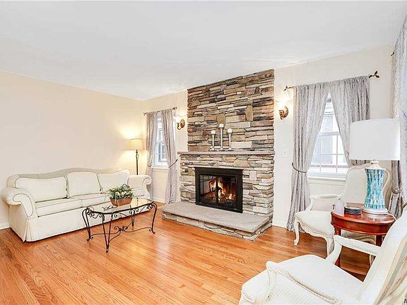 3rd image of 24 Linden St