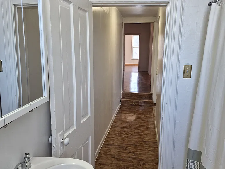 1205 Bank St #1/2 — Photo 25