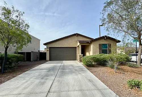 21415 W Holly St Photo 1