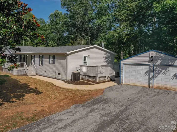 105 Harper Valley Ln, Lake Lure, NC 28746