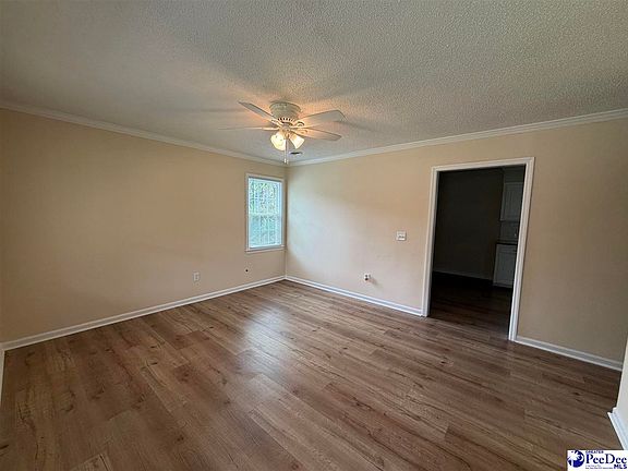 4th image of 124 Redus Barr St
