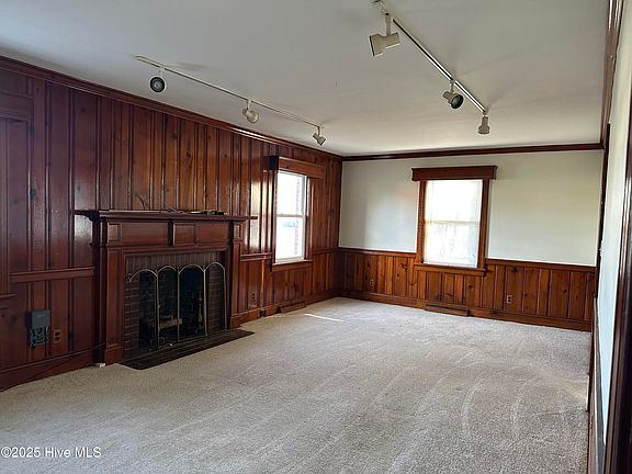3rd image of 1332 Sycamore Street