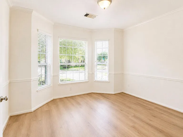 3303 Belmont River Ln — Photo 7