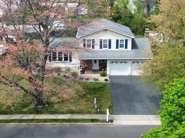 4 Kristin Way, Hamilton, NJ 08690