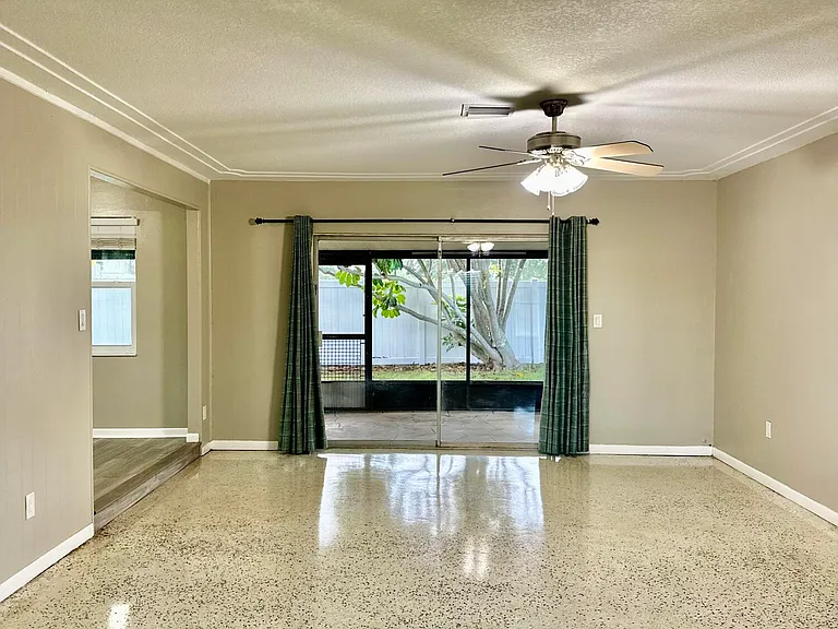 940 Garden Rd — Photo 3