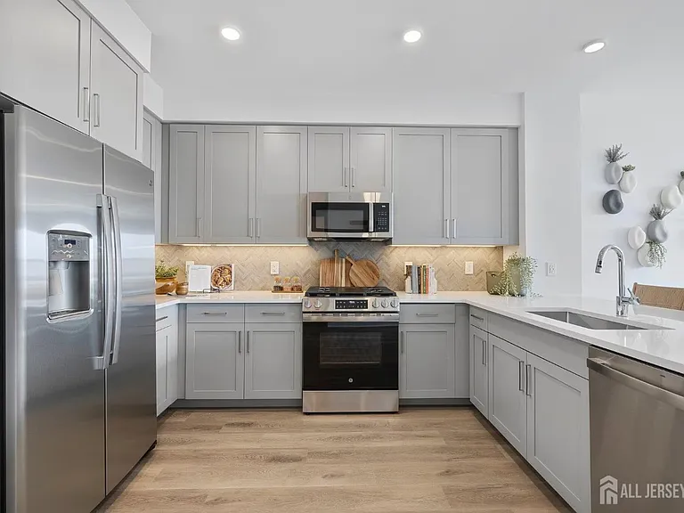 200 Schindler Dr — Photo 5