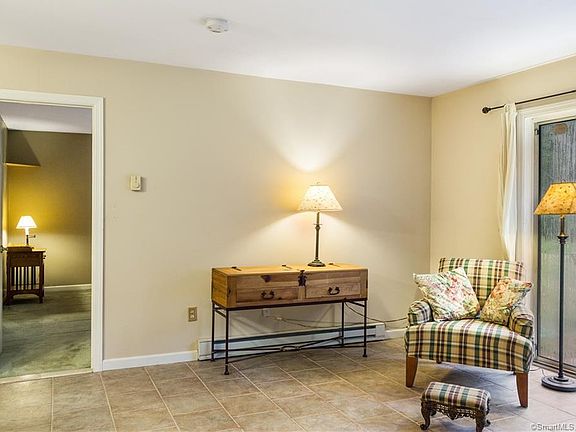4th image of 267 W Cedar St APT 5A
