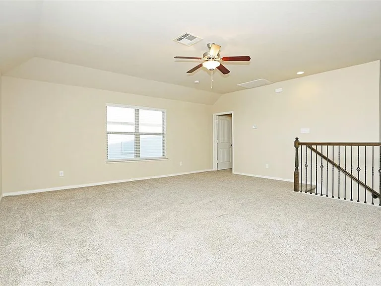 9702 Massanutten Ln — Photo 16