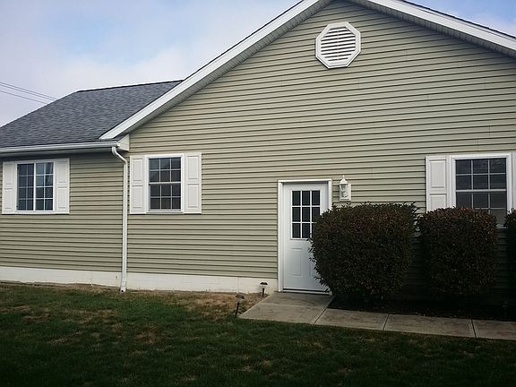 4th image of 375 Spring Valley Dr