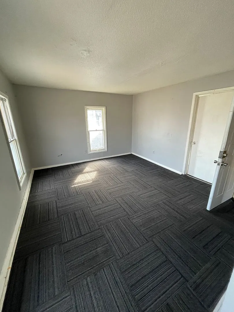 76 Mulberry St — Photo 2