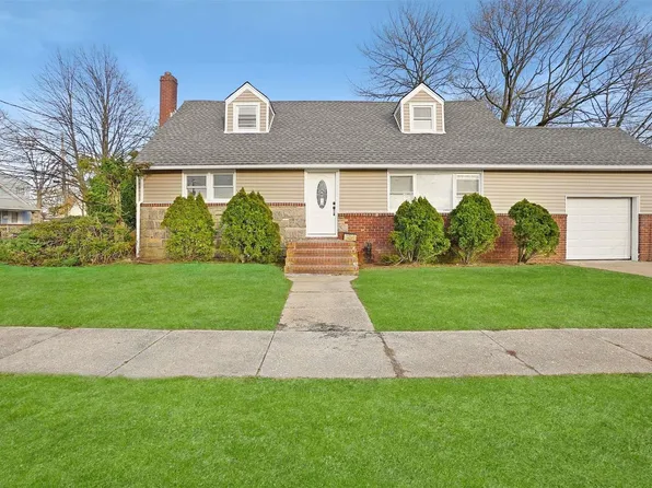 18 Lafayette, Freeport, NY 11520