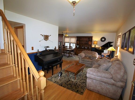 3rd image of 1304 Edington Ln