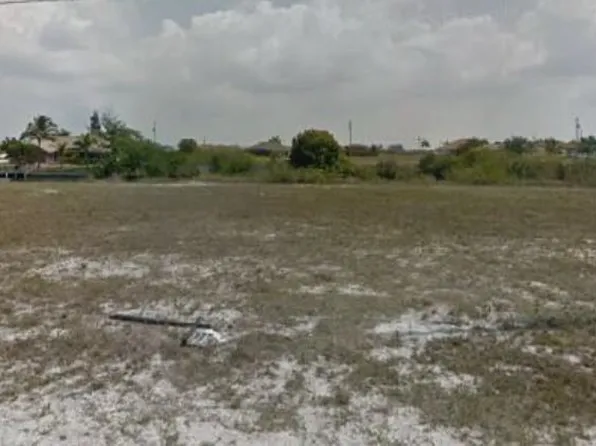 719 NW 38th Ave, Cape Coral, FL 33993