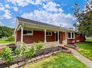 561 Van Tress Dr, Fairborn, OH 45324