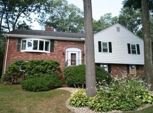 12 Doncaster Rd, Lynnfield, MA 01940