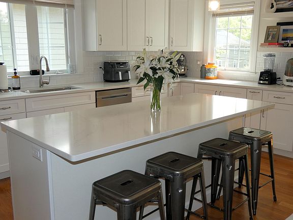 3rd image of 17 Bonwood St #17
