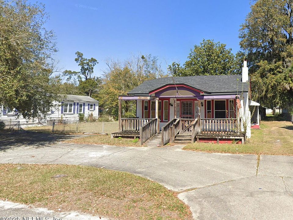1st image of 619 GOLFAIR Boulevard