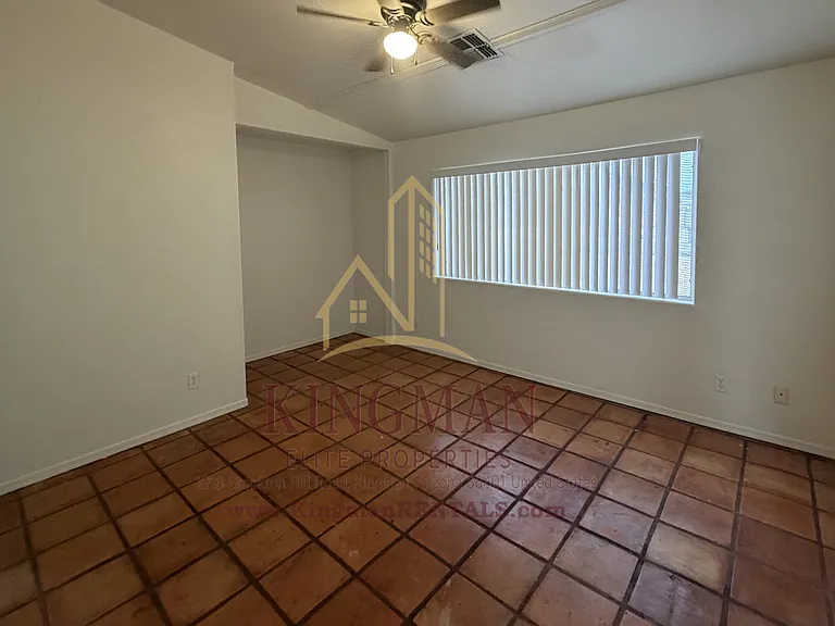 2627 Wallapai Ave — Photo 1