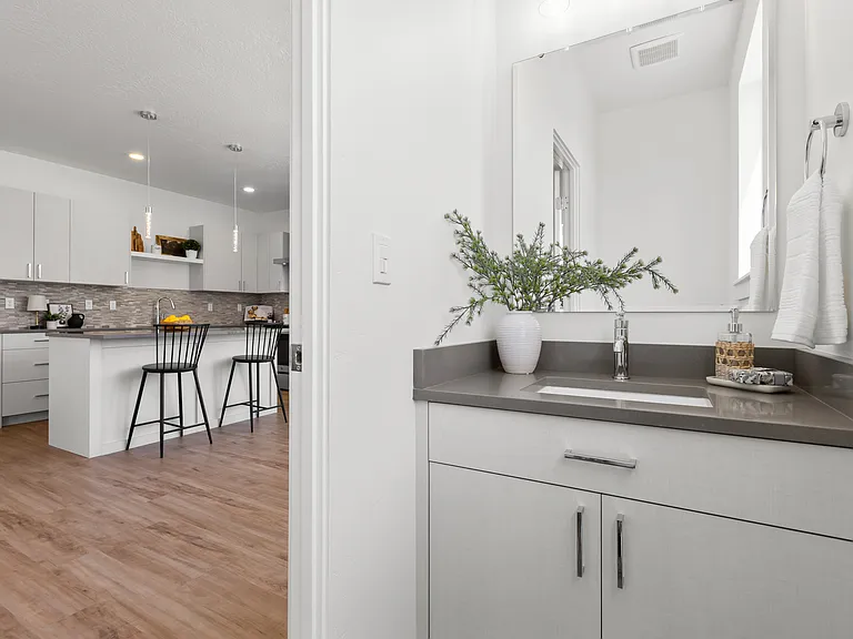 509 E Violets Cove Ln — Photo 15