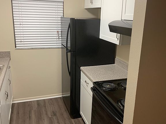 2nd image of 7 Herald Dr