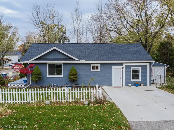 30008 Marshall St, Southfield, MI 48076