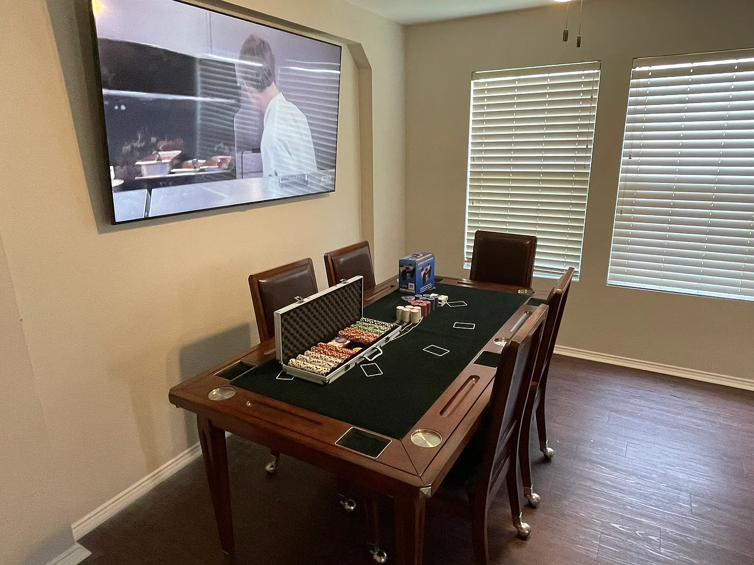 5 bed, 2.5 bath, 2557 sqft, $6,900 — Photo 2