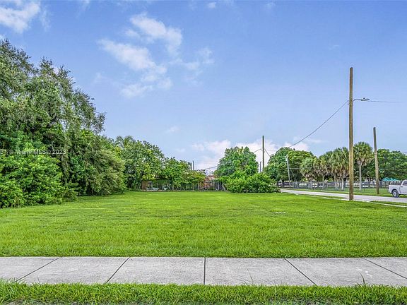 3rd image of 538 NW 13th St