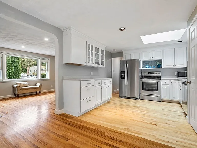 15 Temple Rd — Photo 8