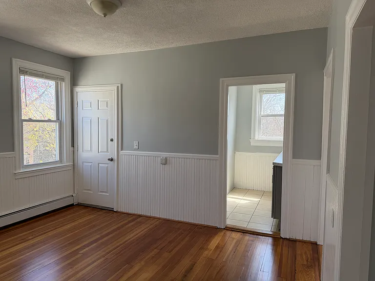 368 Orms St #3 — Photo 6