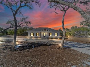 100 Grandview Ct, Blanco, TX 78606