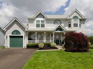 823 Frosty Hollow Rd, Langhorne, PA 19047