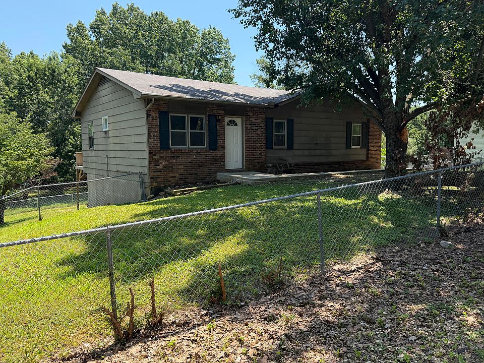 1st image of 2208 Lynn Drive