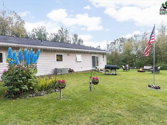 2nd image of 862 Highlander Dr