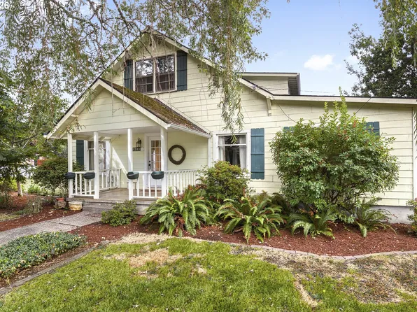 1241 Division St, Oregon City, OR 97045