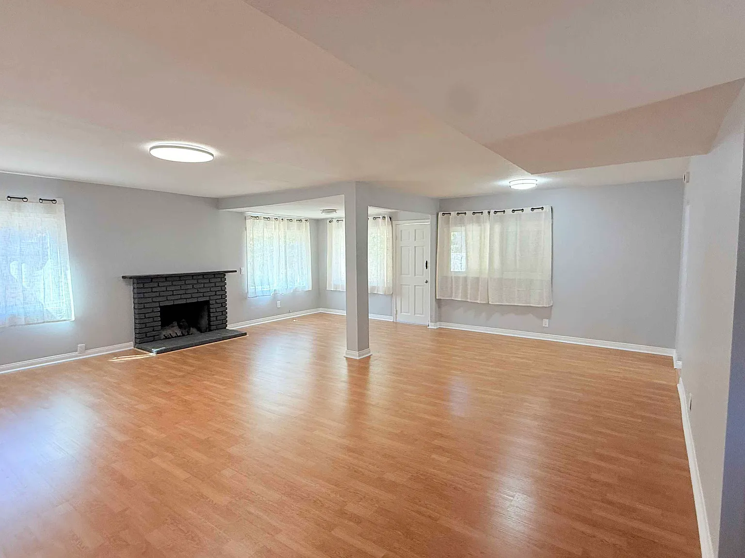 5 bed, 2035 sqft, $4,500 — Photo 2