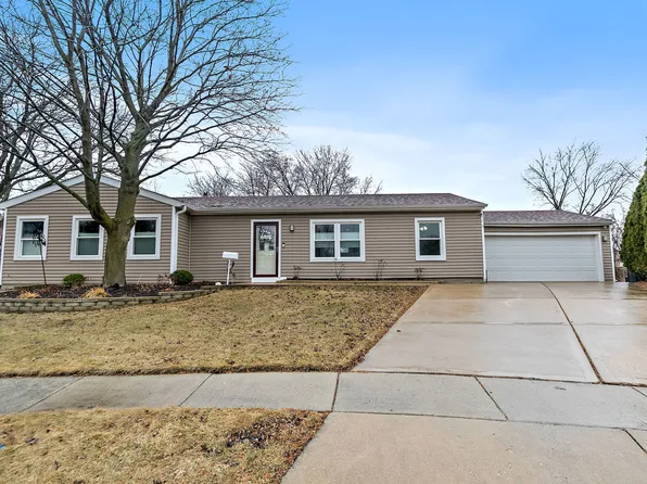 128 Seton Ct, Streamwood, IL 60107