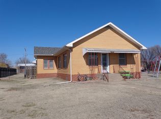 318 E 12th St, La Crosse, KS 67548