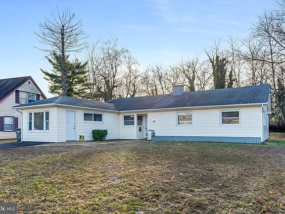 2nd image of 29 Sussex Dr