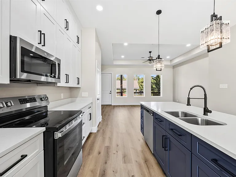 5949 Collingsworth St — Photo 10