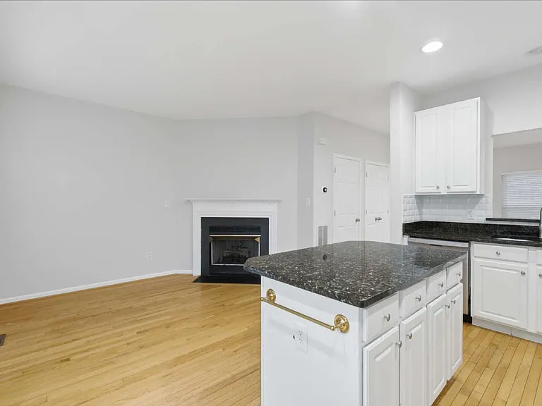 45570 Trestle Ter — Photo 12