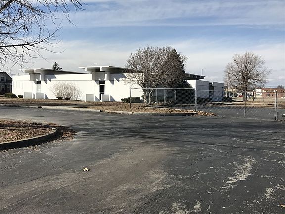 4th image of 210 Kingshighway S