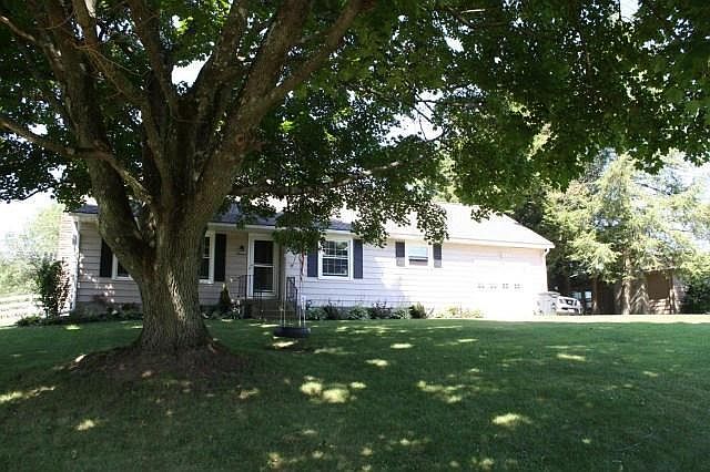 1st image of 13 Hilltop Dr