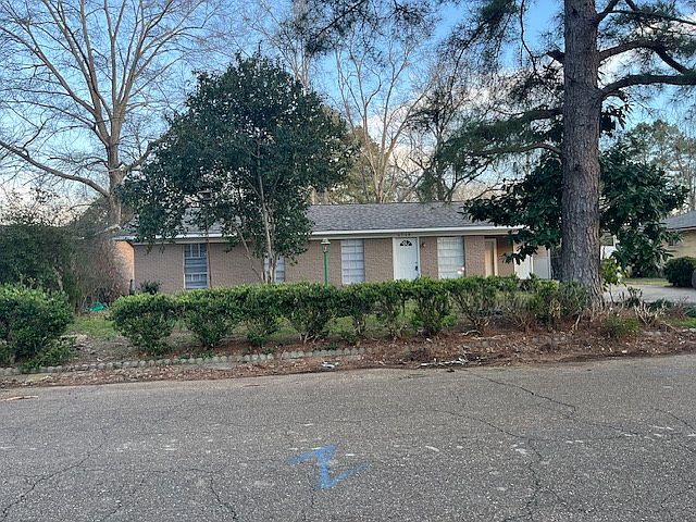 2nd image of 6728 Lyndon B Johnson Dr