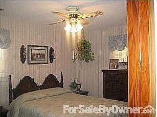 Master Bedroom : Has attached 1/2 bath