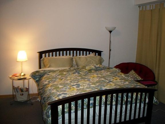 5th image of 1527 W School St #2S