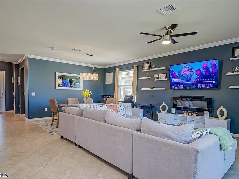 3652 E Hampton Cir — Photo 5