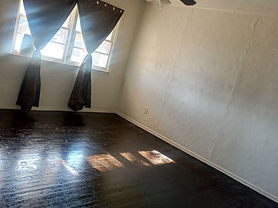 1st image of 204 52nd St