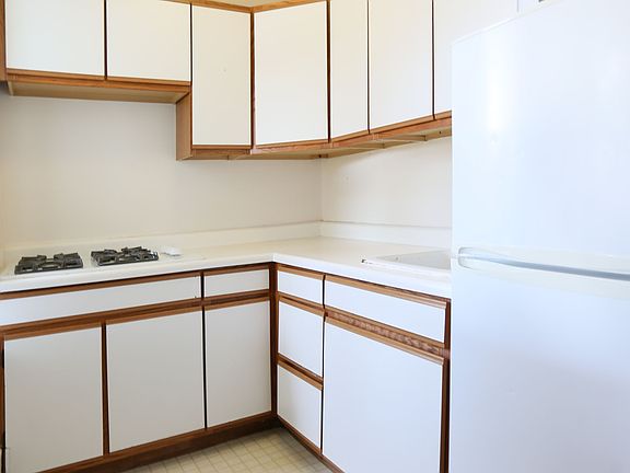 3rd image of 2125 17th Ave