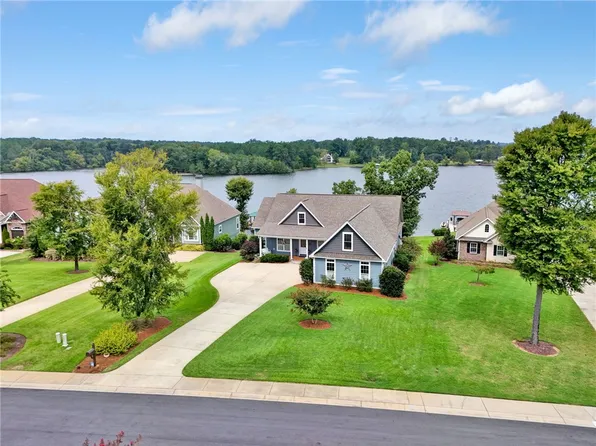 107 Gardenia Dr, Ninety Six, SC 29666